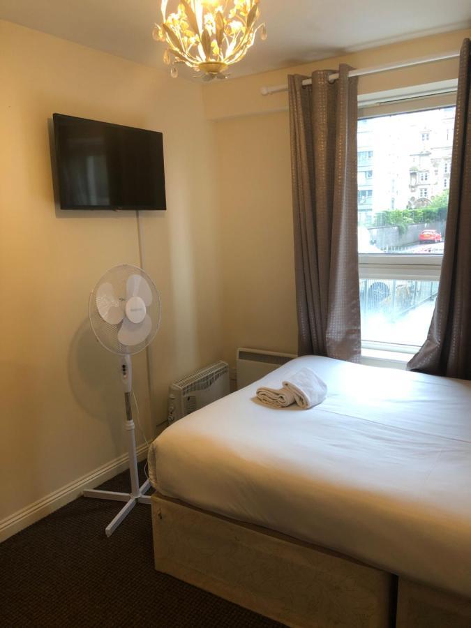 Wallace Budget Rooms กลาสโกว์ ภายนอก รูปภาพ