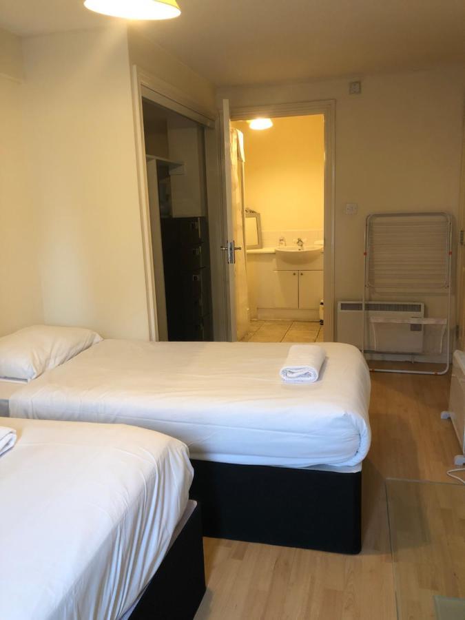 Wallace Budget Rooms กลาสโกว์ ภายนอก รูปภาพ